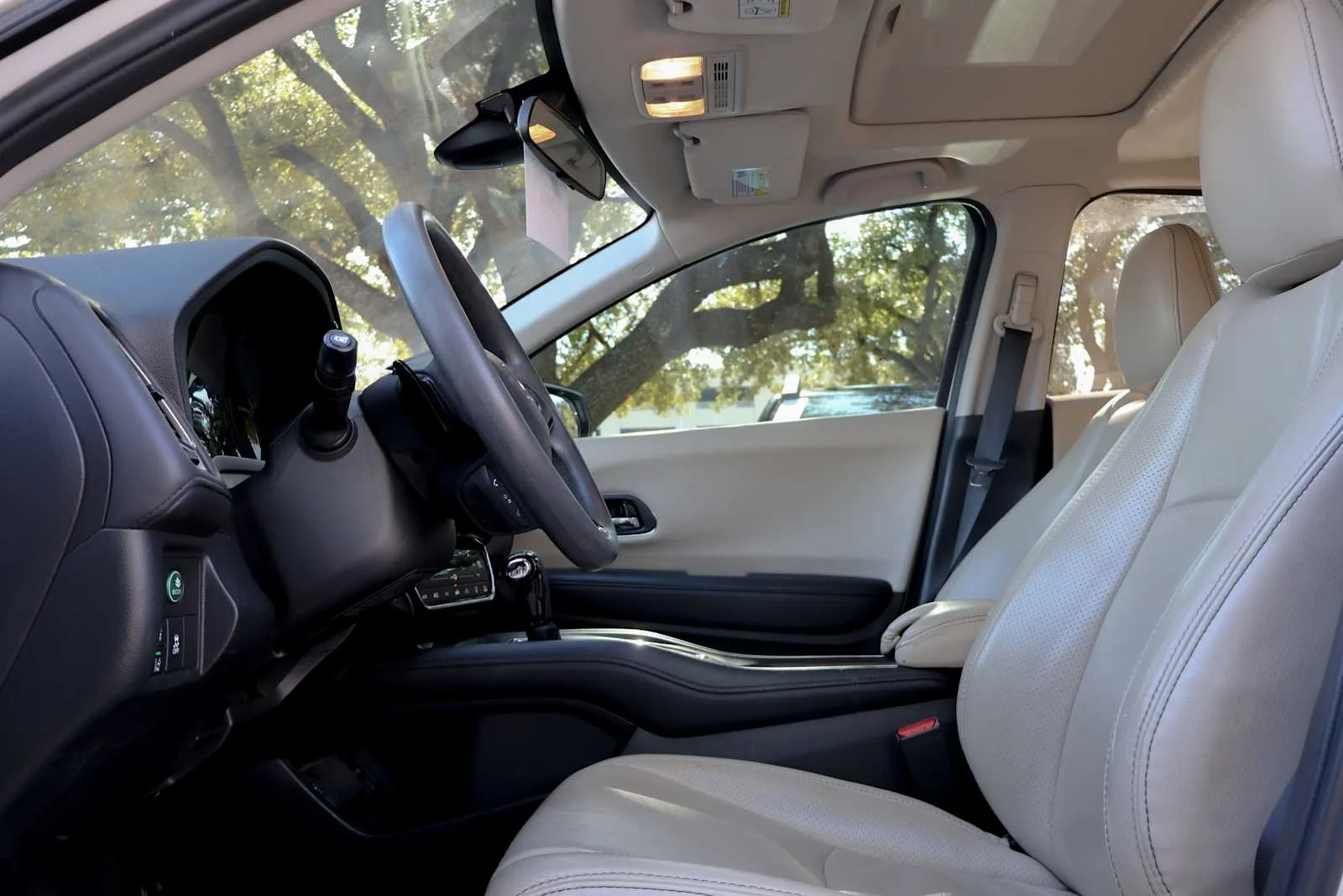 Used 2022 Platinum White Pearl Honda EX image 13