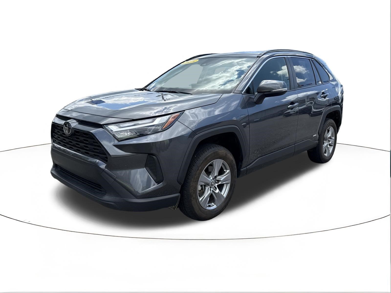 2025 Toyota RAV4 LE - Photo 7