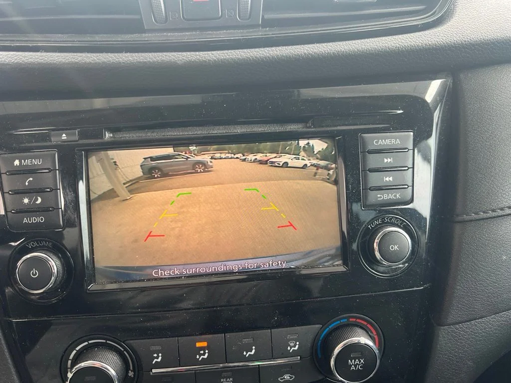 Used 2020 Blue Nissan S image 10