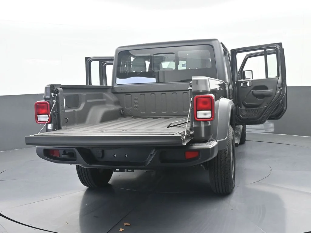 New 2026 Granite Crystal Metallic Clear-Coat Exterior Paint Jeep Sport image 75