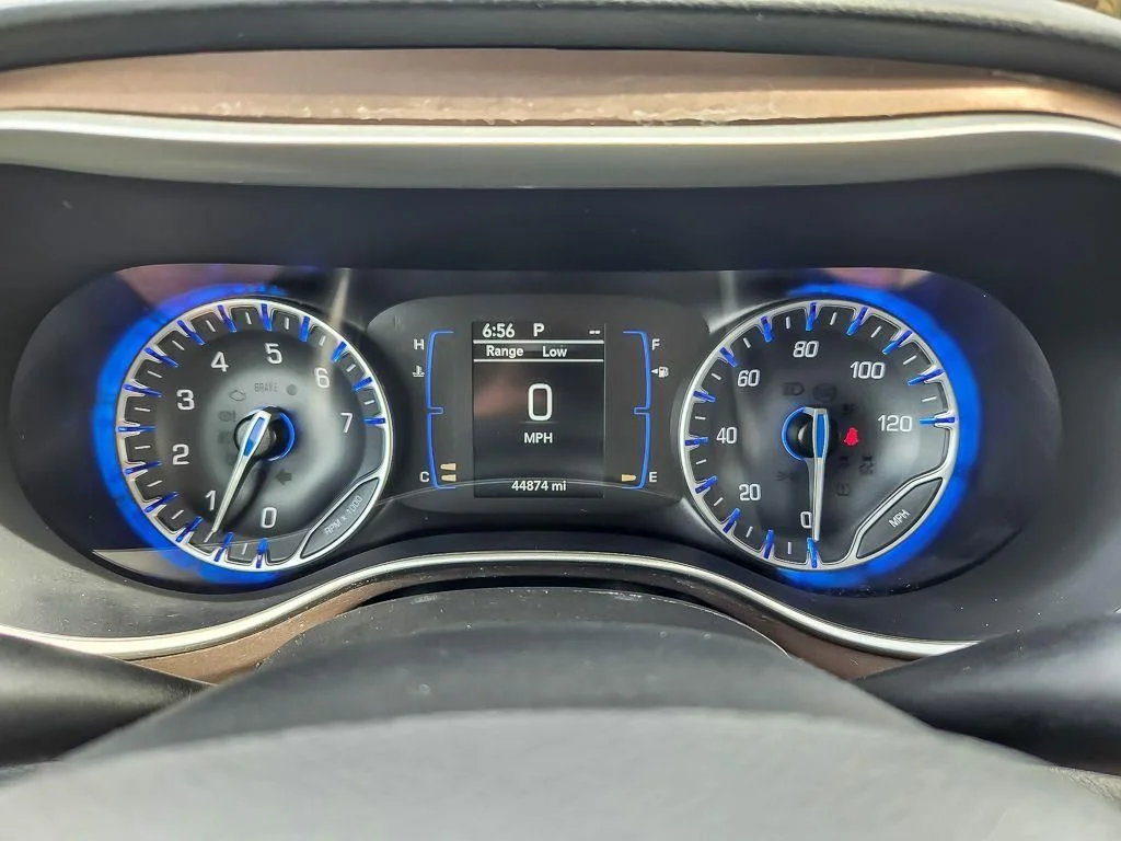 Used 2023 Silver Chrysler LX image 13
