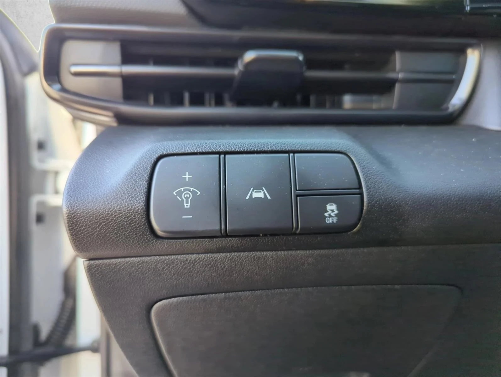 Used 2023 Ceramic White Hyundai  image 13