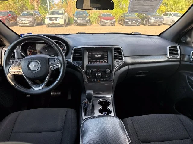Used 2018 Black Jeep Laredo image 12