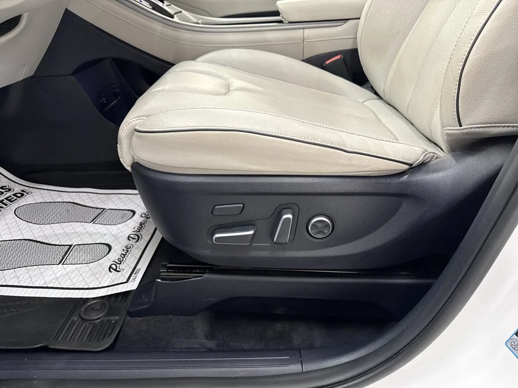 Used 2024 White Hyundai Limited image 13