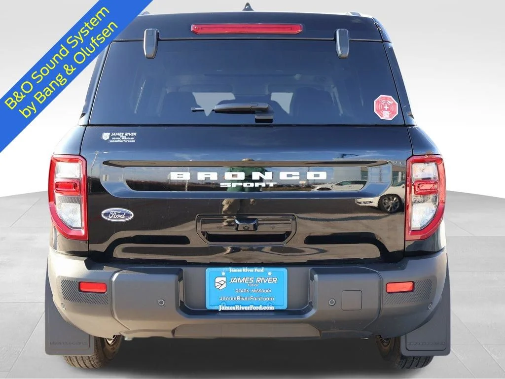 New 2025 Shadow Black Ford Outer Banks® image 4
