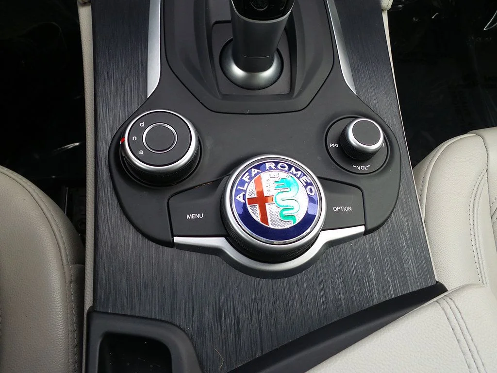 Used 2019 Black Alfa Romeo Base image 43