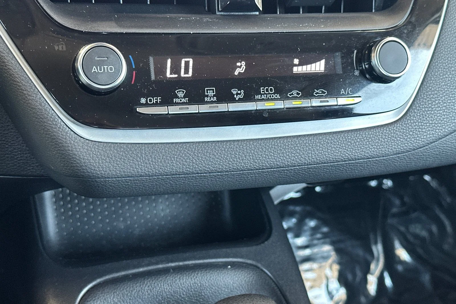 Certified Used 2024 CLASSIC SILVER Toyota LE image 18