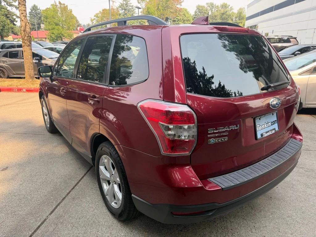 Used 2016 Venetian Red Pearl Subaru 2.5i Premium image 6