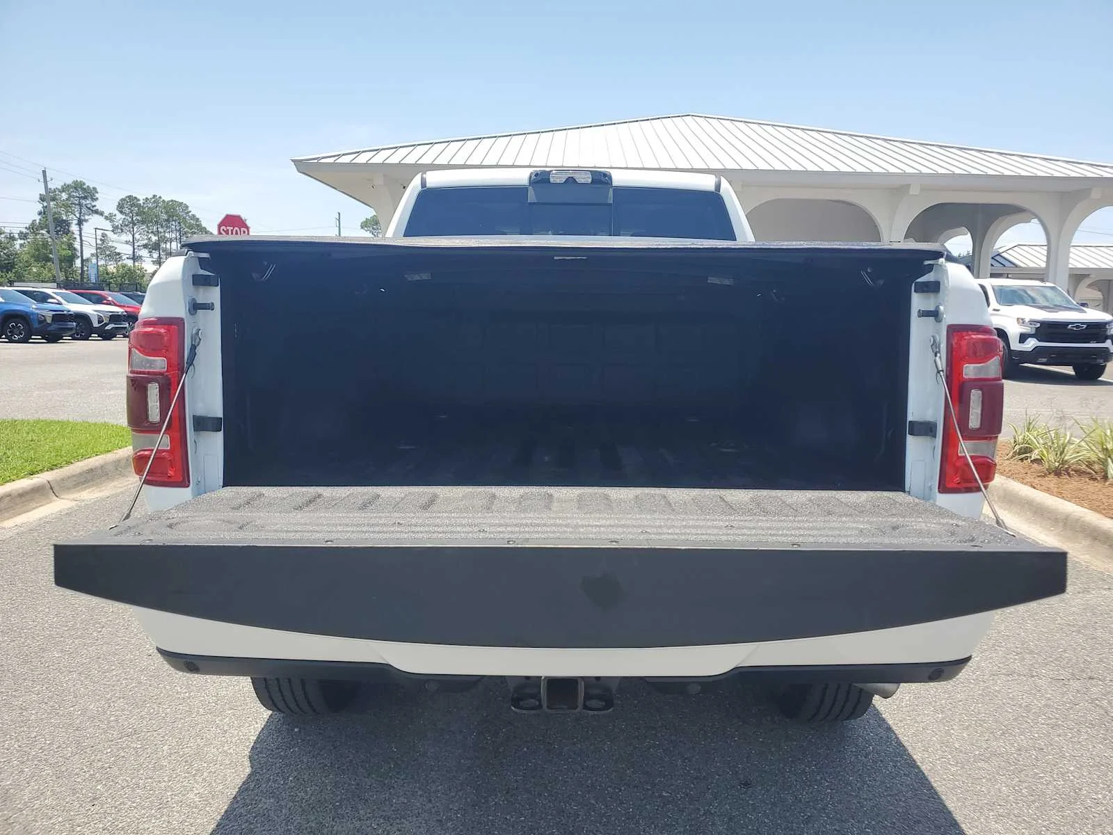 Used 2023  Ram Laramie image 5