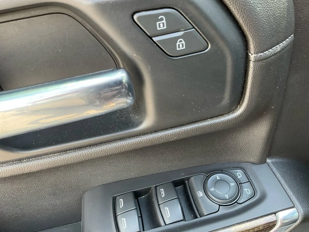 Used 2020 SATIN STEEL METALLIC Chevrolet LT image 26