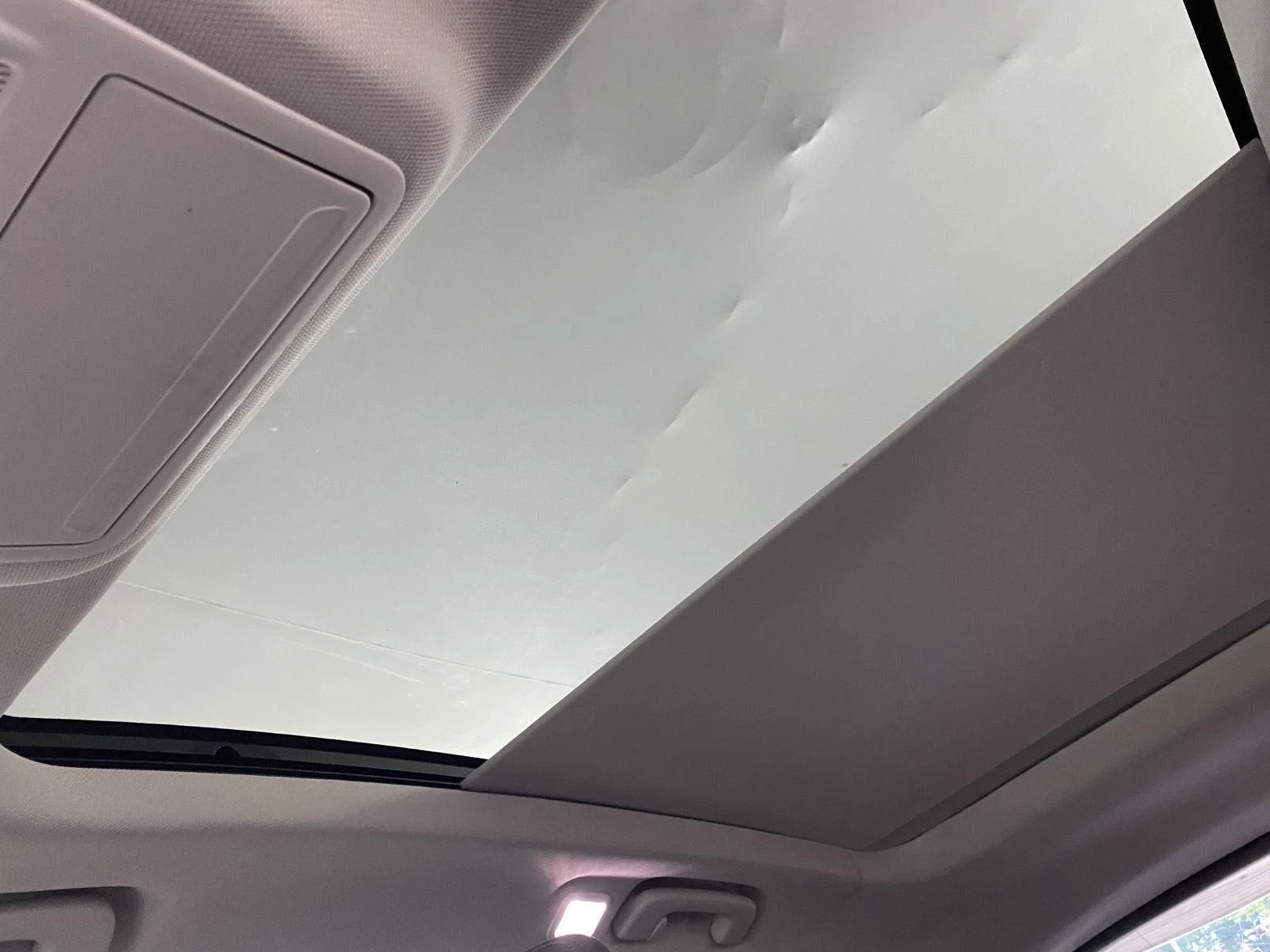 Used 2022 Oxford White Ford SE Hybrid image 18
