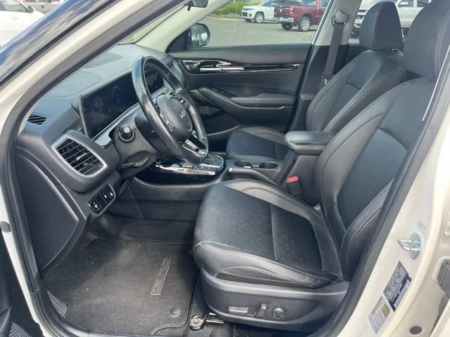 Certified Used 2024 Snow White Pearl Kia EX image 16