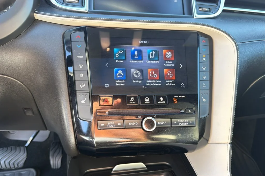Used 2023 Blue INFINITI LUXE image 29