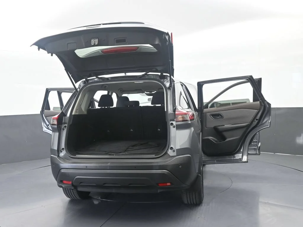 Used 2021 Gray Nissan S image 67