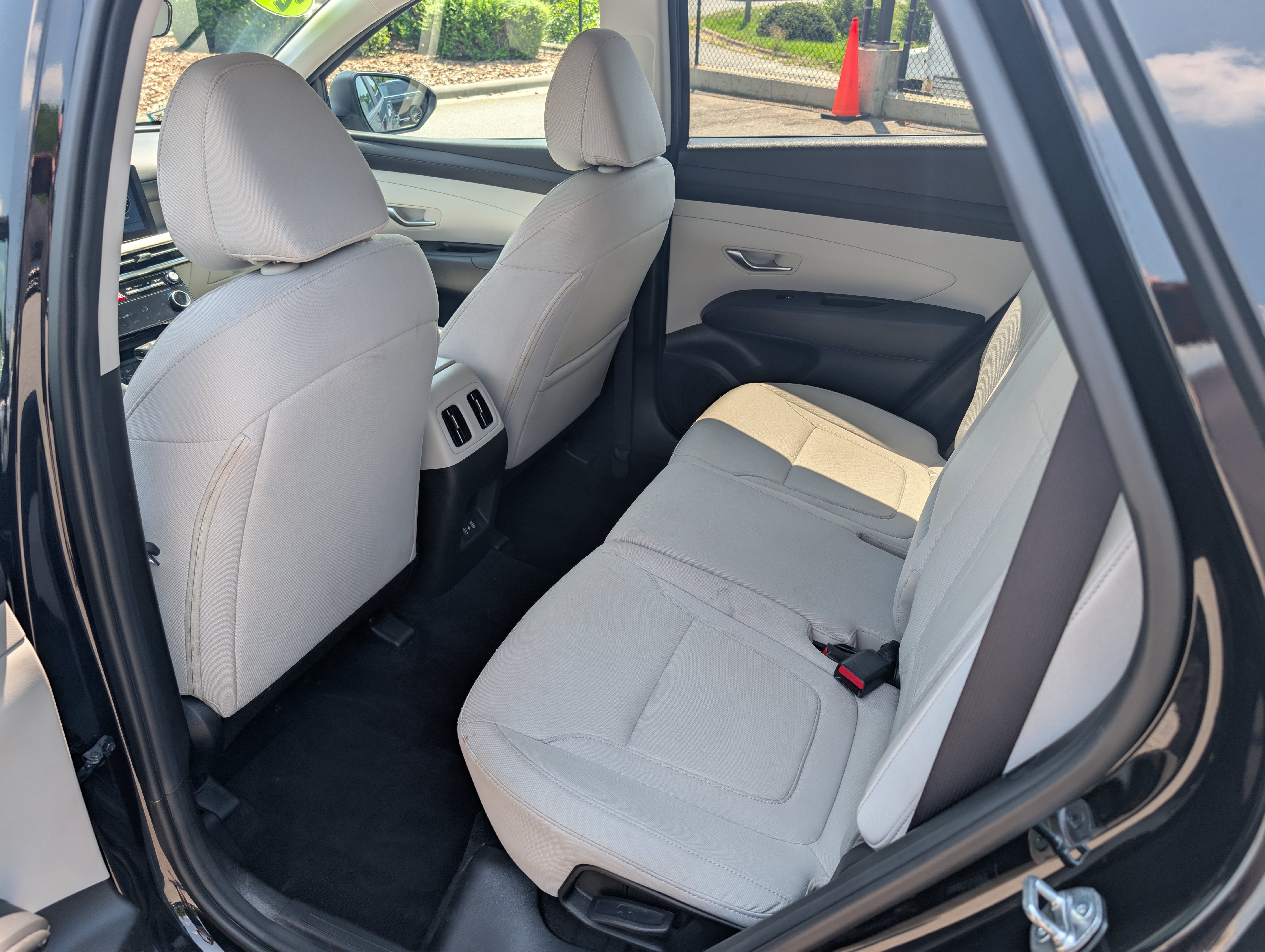 Used 2025 Phantom Black Hyundai SEL image 11
