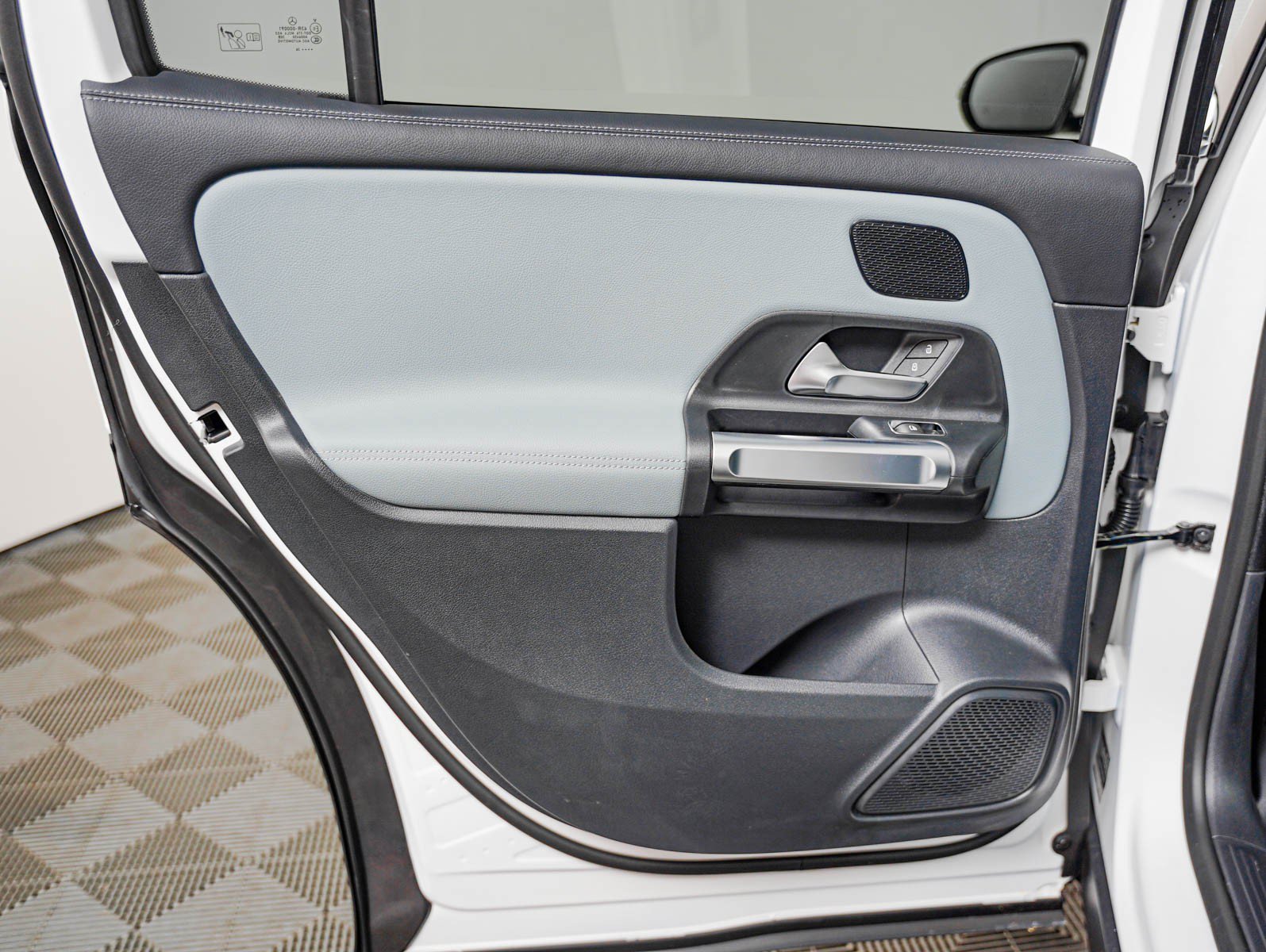 New 2026 Polar White Mercedes-Benz GLB 250 image 20