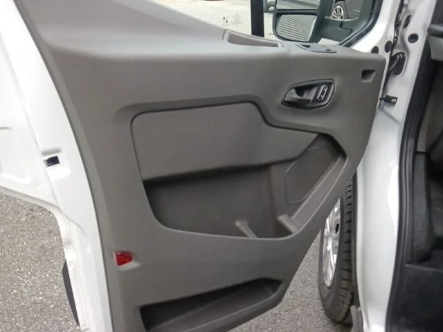 New 2026 Oxford White Ford Cutaway image 11