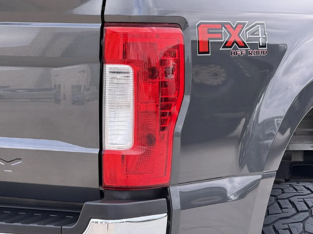 Used 2018 Gray Ford XL image 12