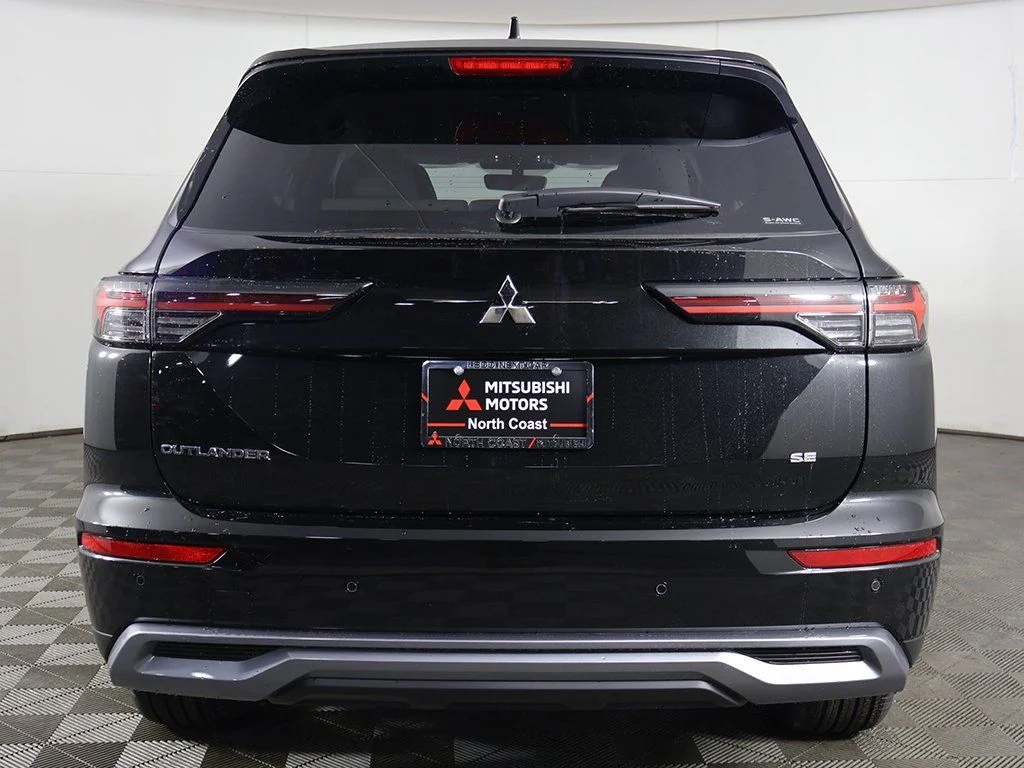 New 2026 Black Mitsubishi SE 1.5T S-AWC image 13
