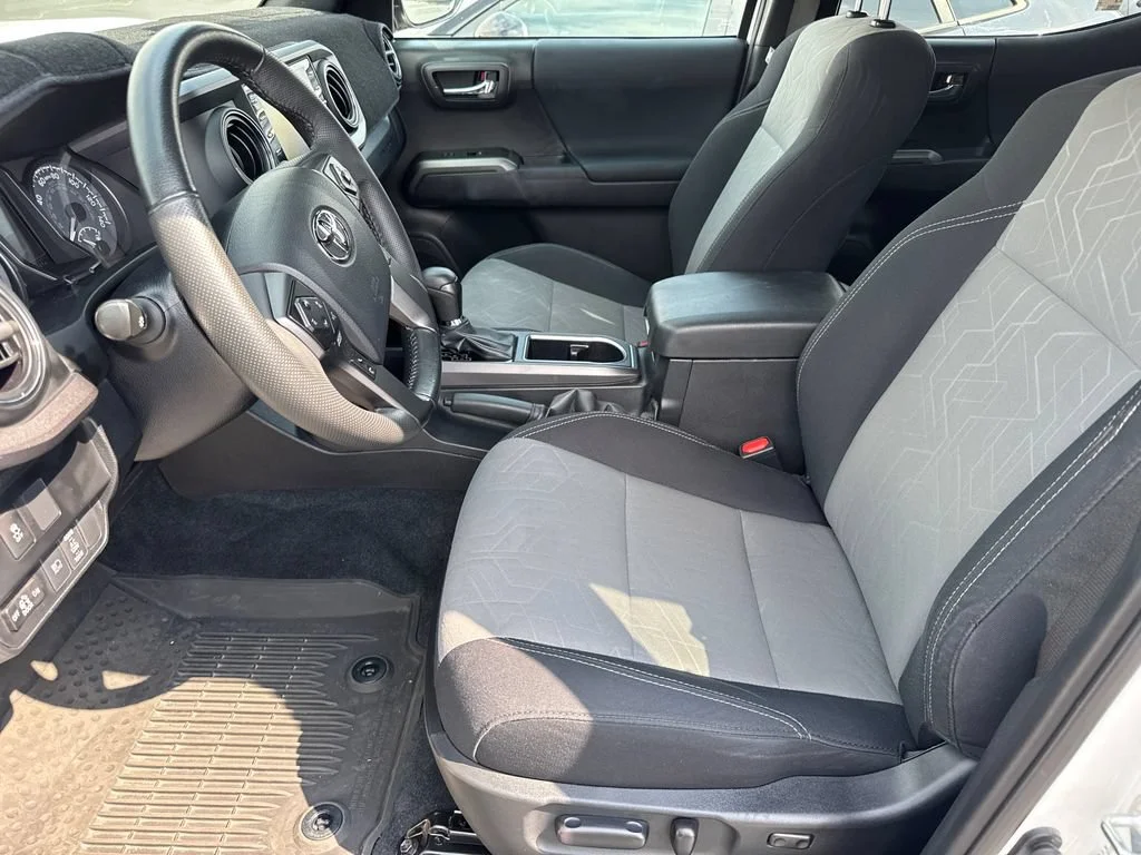 Used 2023 White Toyota SR5 image 19
