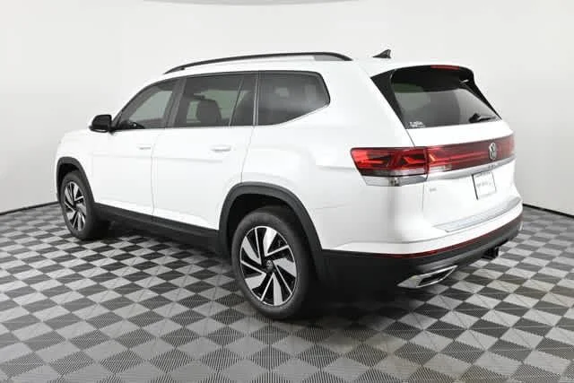 New 2026 Opal White Pearl Volkswagen 2.0T SE w/Technology image 7