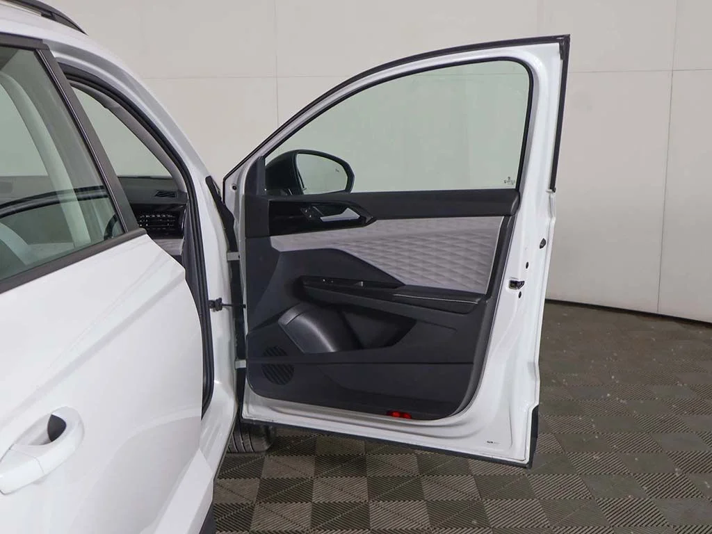 Used 2024 White Volkswagen 1.5T S image 18