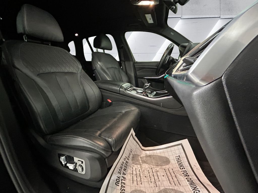 Used 2019 Black BMW xDrive50i image 14