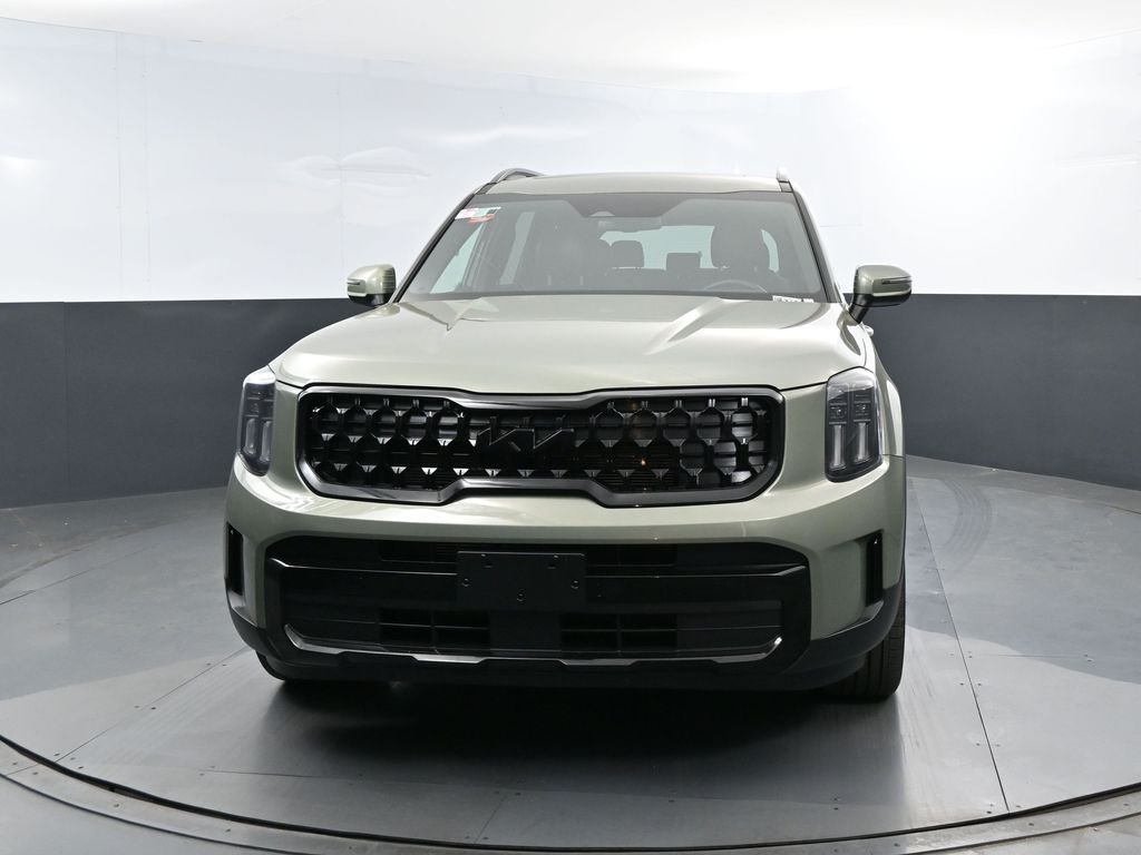 Certified Used 2025 Green Kia EX X-Line image 2