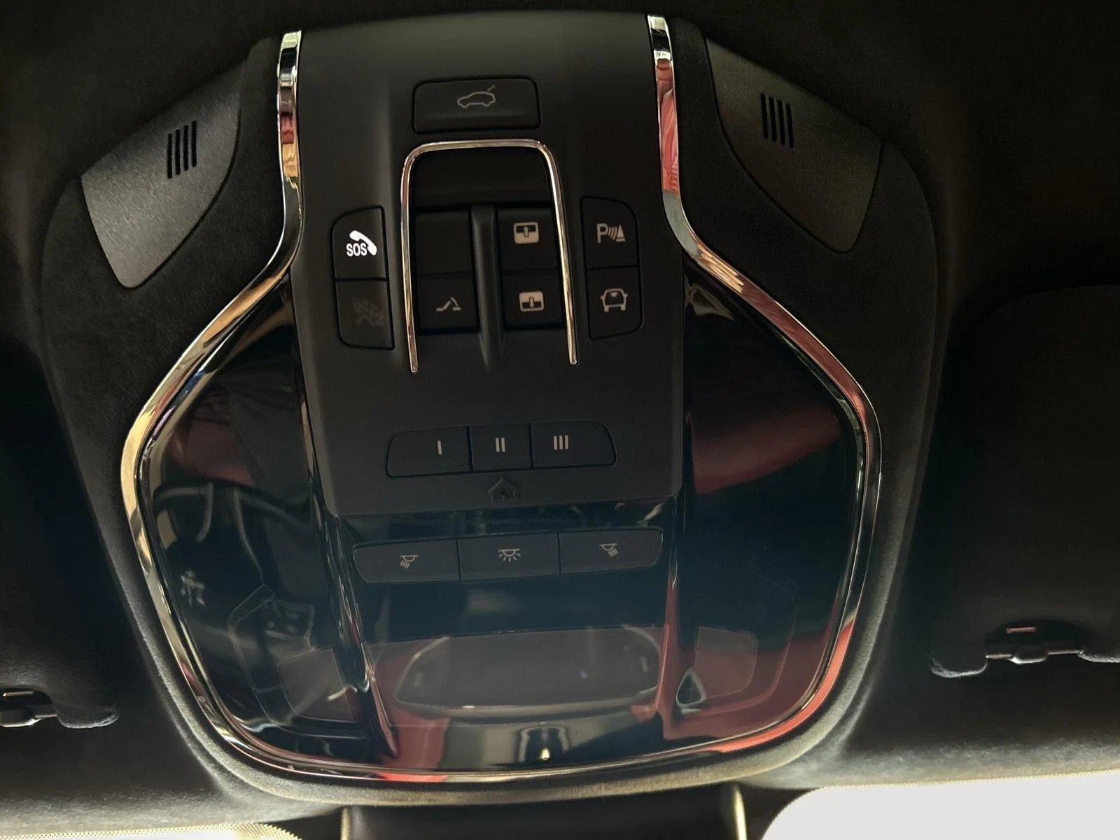 Used 2022 Nero Ribelle Metallic Maserati Modena Q4 image 19