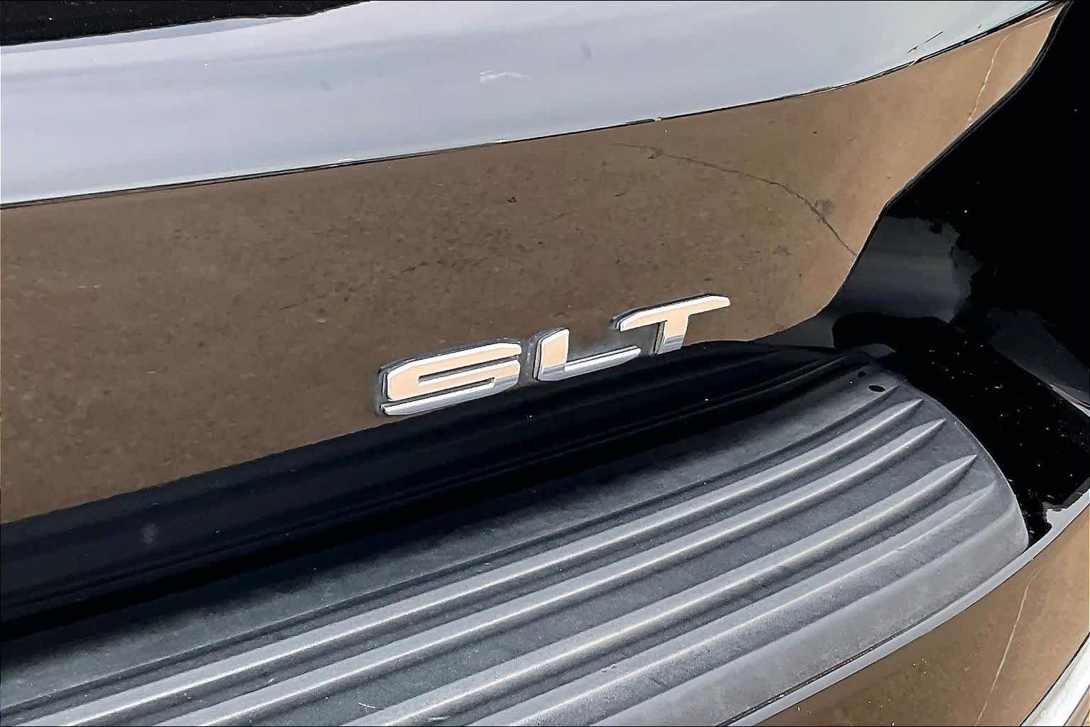 Used 2021 Onyx Black GMC SLT image 10
