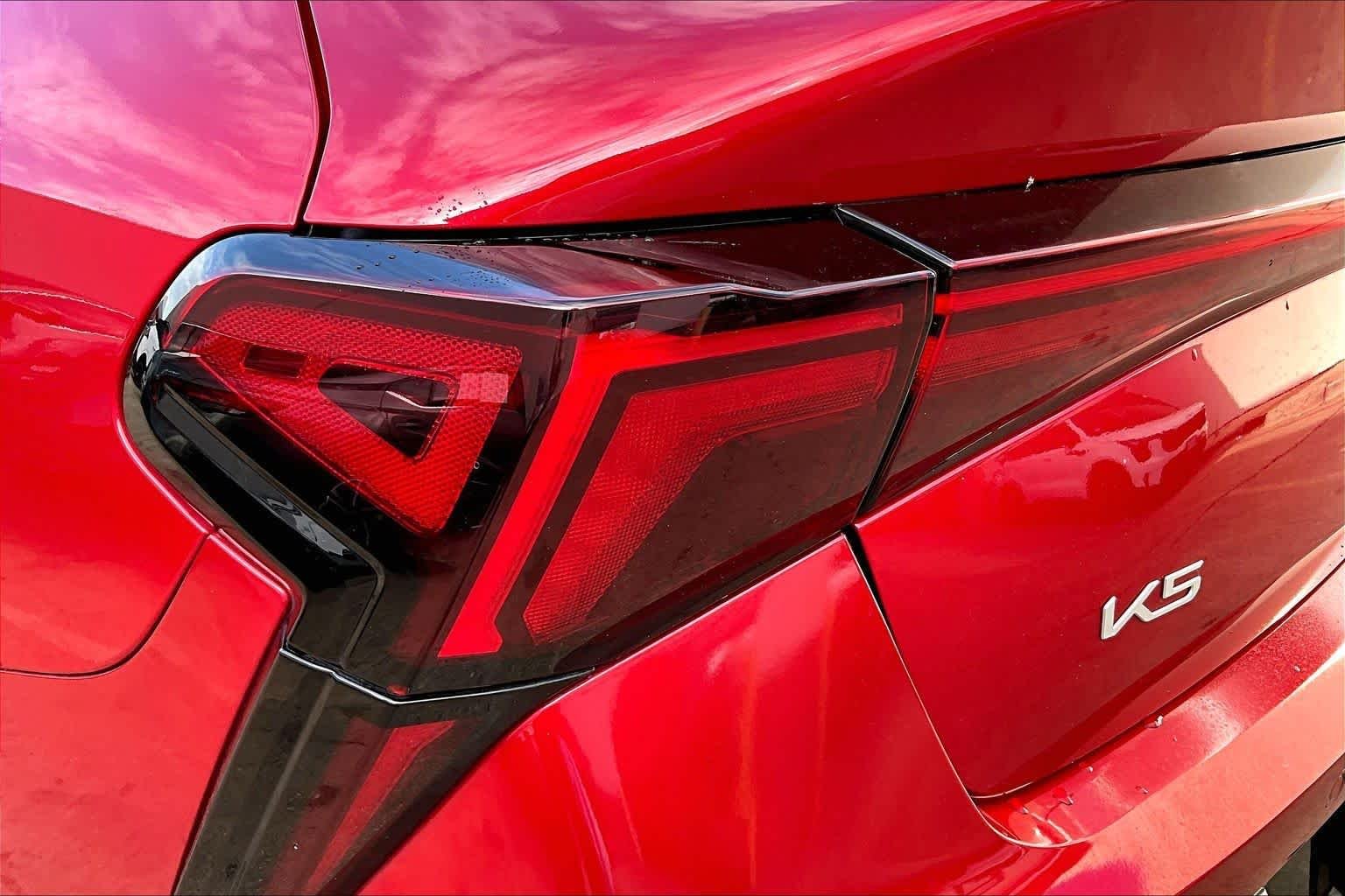 Used 2025 Runway Red Kia LXS image 27