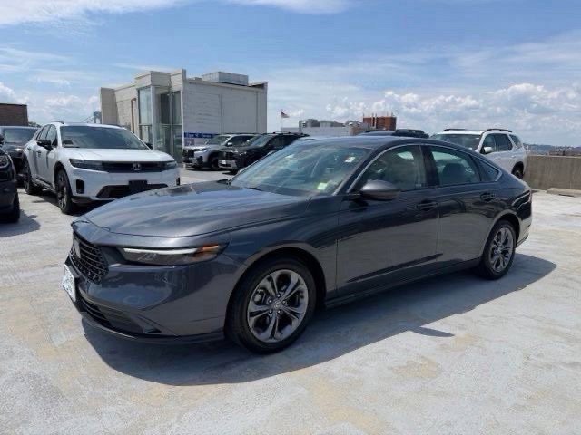 Used 2024 Gray Honda EX image 3