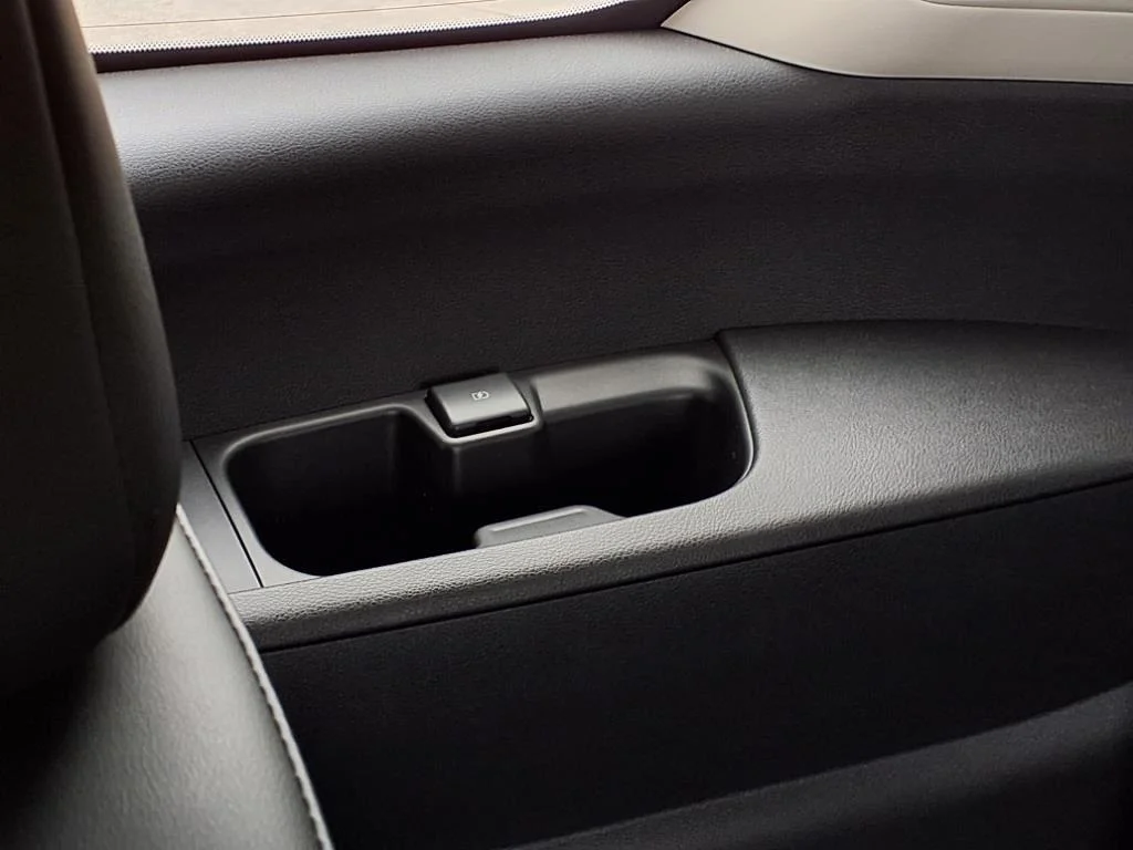 2025 Nissan Armada SV - Photo 22