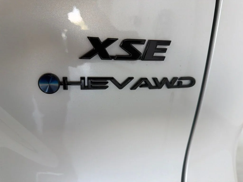 New 2026 Wind Chill Pearl <sup>1</sup> Toyota  XSE image 14