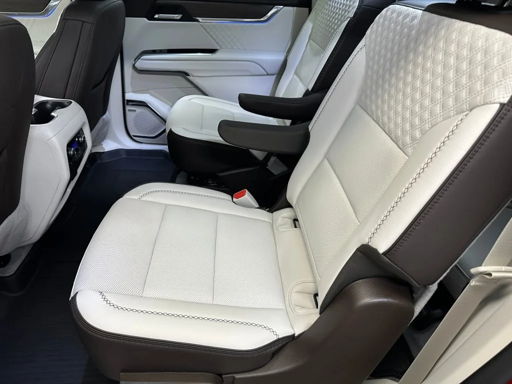 2026 GMC Acadia Denali - Photo 20