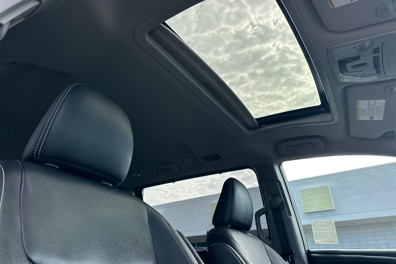2020 Toyota Sienna SE - Photo 18