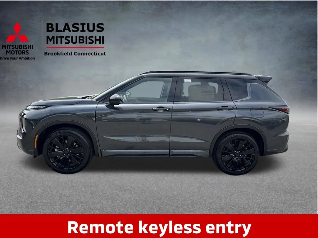New 2026 Gray Mitsubishi SEL image 4