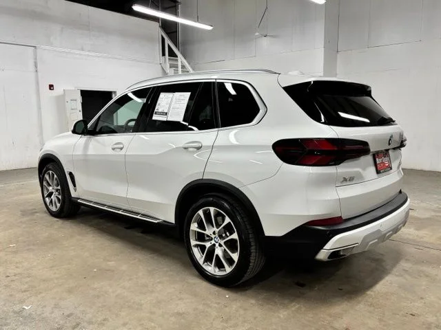 Used 2024 White BMW sDrive40i image 5