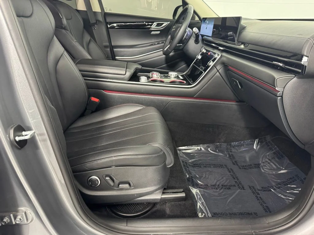 Used 2025 Silver Genesis 2.5T image 32