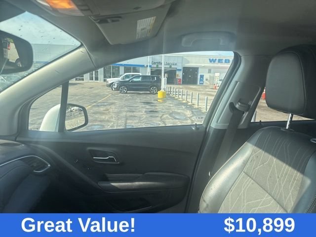 Used 2018 SILVER ICE METALLIC Chevrolet LT image 37