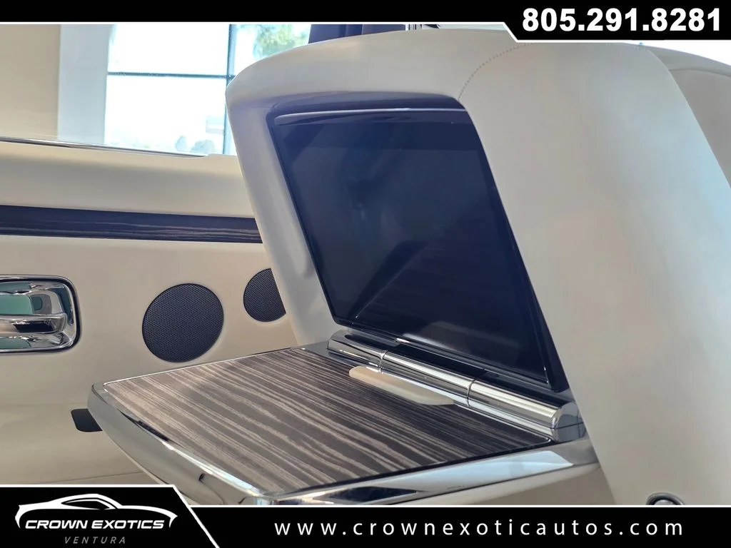 Used 2021  Rolls-Royce Base image 46