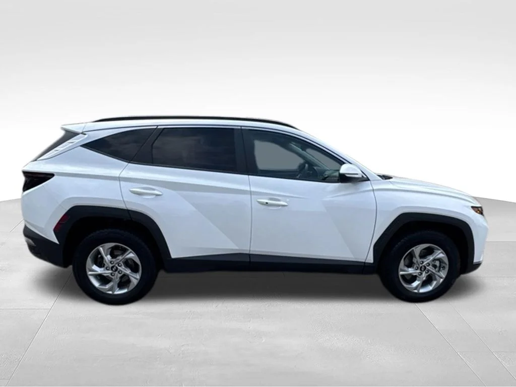 Used 2022 Quartz White Hyundai SEL image 7