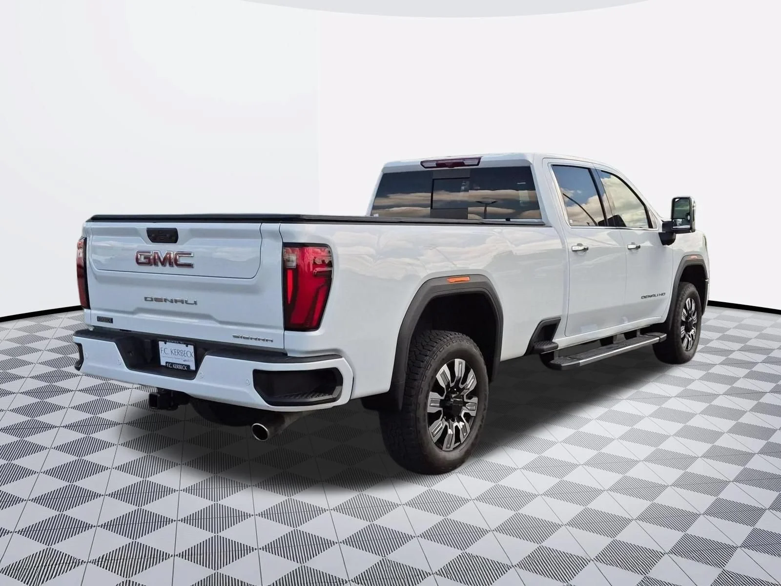 Used 2024 Summit White GMC Denali image 7