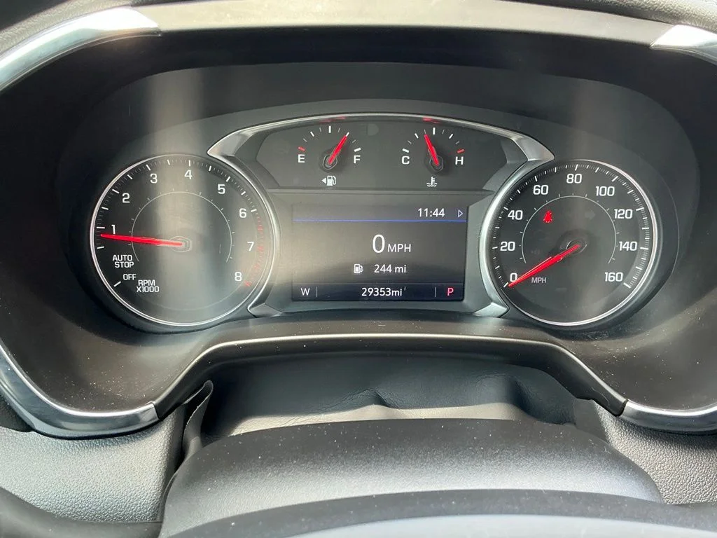 Used 2025 White Chevrolet LT image 28