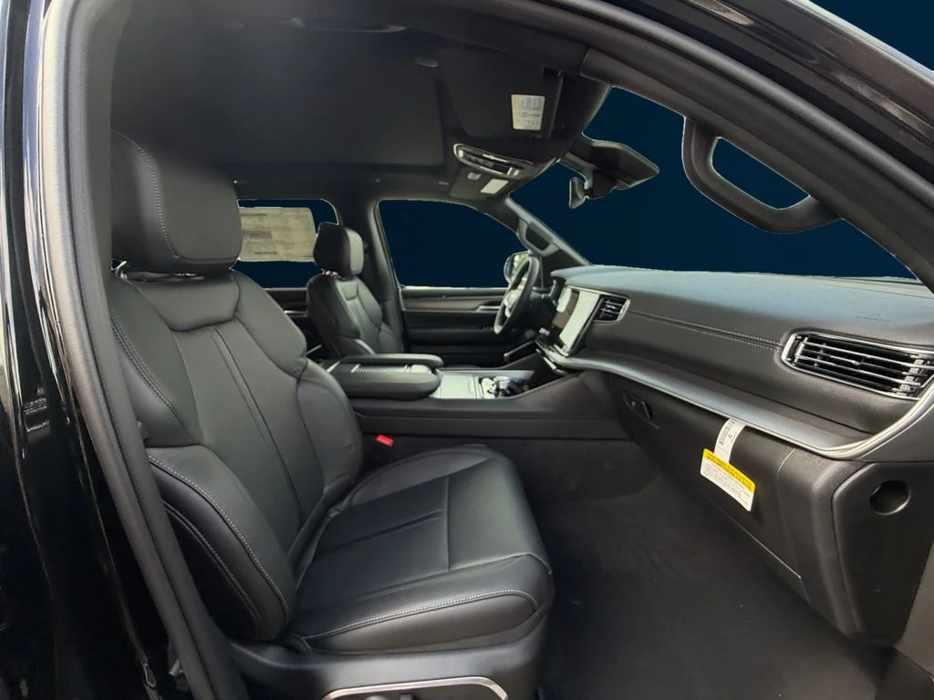 New 2026 Black Jeep  image 17