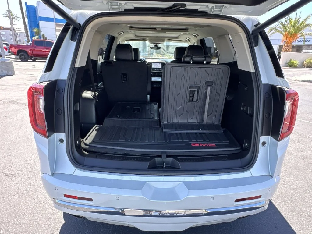 Used 2022 White GMC Denali image 27