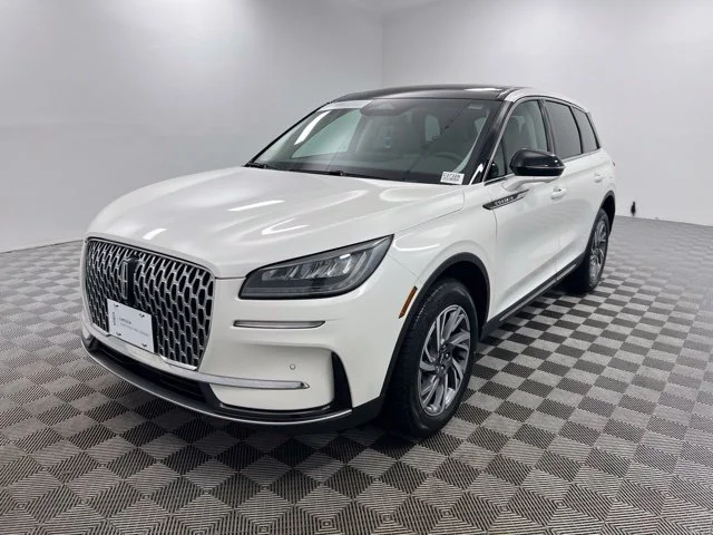 Used 2023 White Lincoln Standard image 2