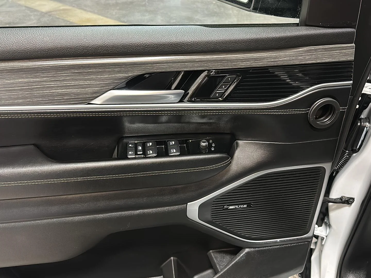 2024 Jeep Wagoneer Series II - Photo 18