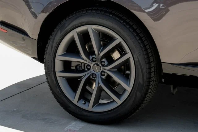 New 2026  Land Rover SE image 71