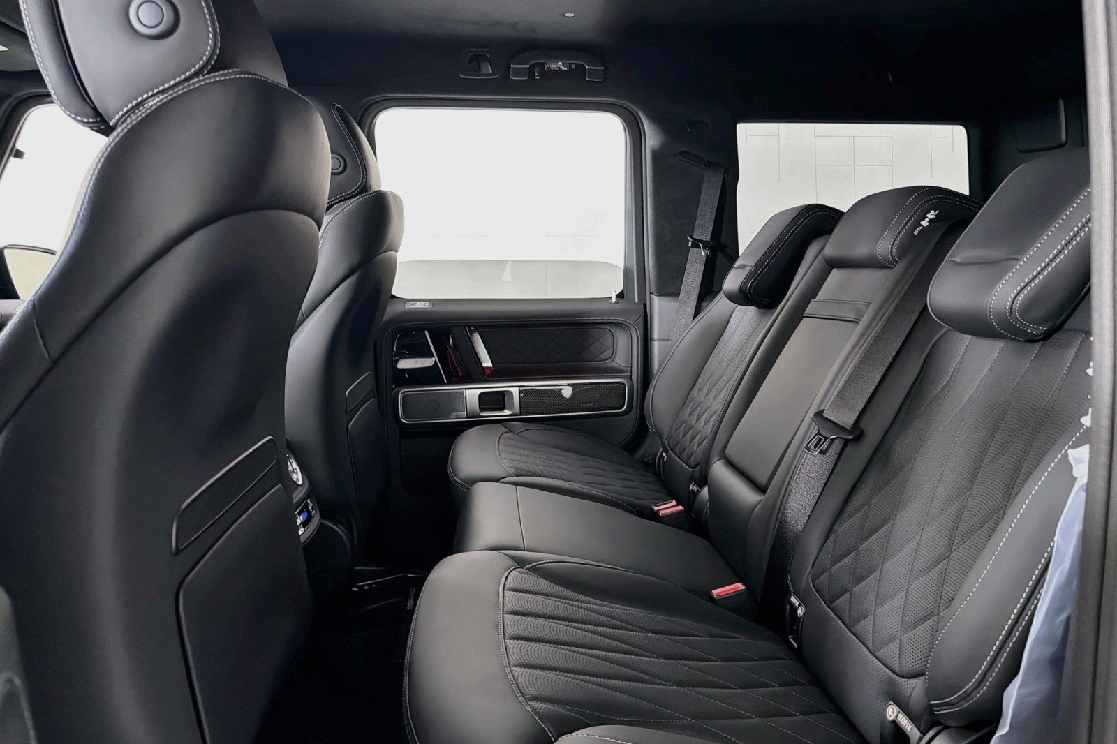 New 2027 MANUFAKTUR Night Black magno Mercedes-Benz AMG® G 63 SUV image 7